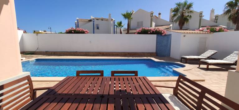 Villa with BBQ, yard & patio in Albufeira