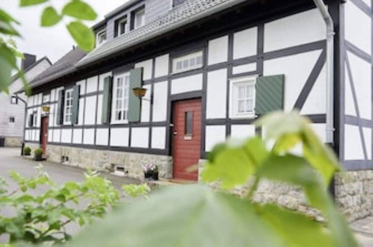 House  Höfen