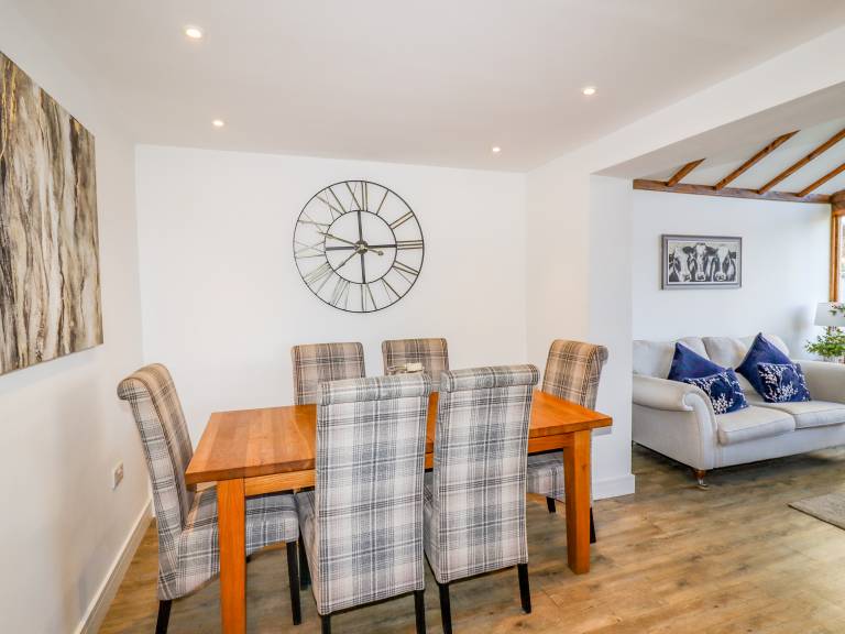 Children-friendly cottage with garden & hot tub | Pets allowed — photo 4