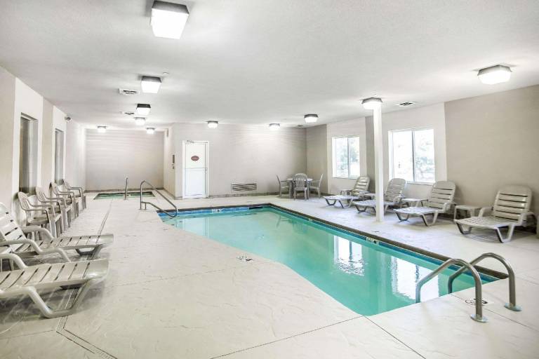 Quality Inn Parsons North — photo 4
