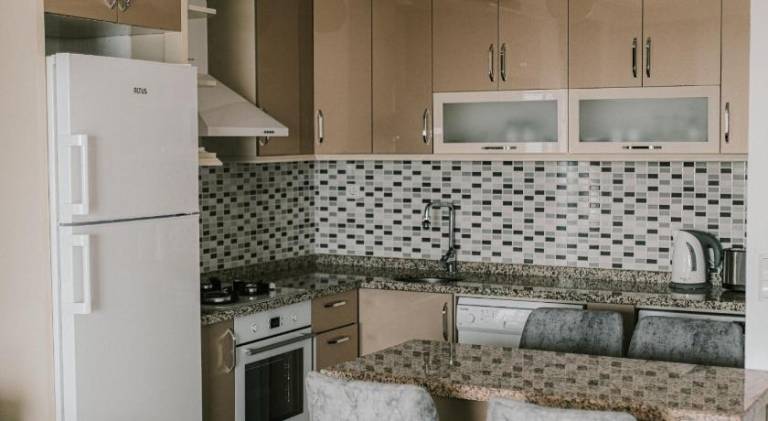 Fully equipped wonderful vacation home with patio, BBQ & yard | Dogs allowed — photo 4