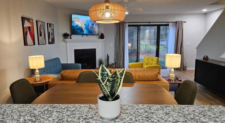 Fully equipped ample vacation home with patio & yard | Pets are welcome — photo 5
