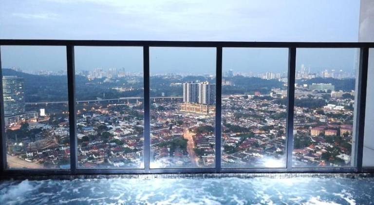 Apartment with pool & jacuzzi | Suitable for remote work | Pets allowed — photo 5