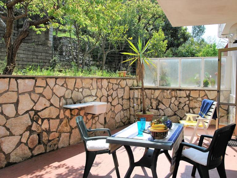 Apartment with yard | Next to the beach | Pets allowed — photo 4