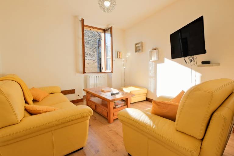 Vacation home with grill in Gaillard