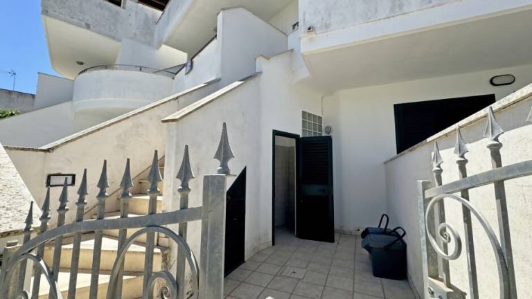 Apartment with patio | River view — photo 2
