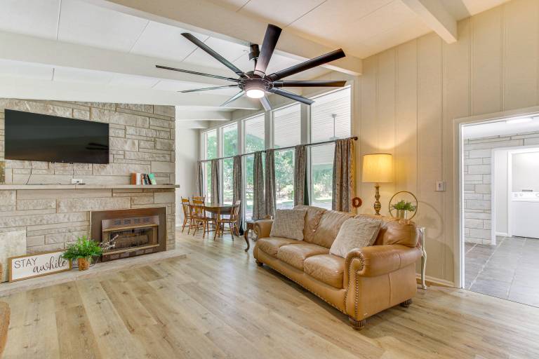 Expansive Family Home: 6 Mi to Dtwn Florence! — photo 4