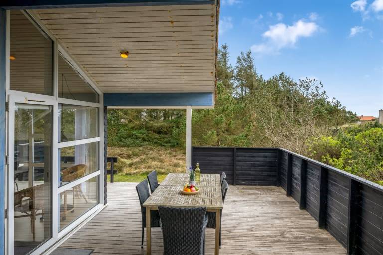 Vacation home with sauna, hot tub & terrace — photo 2