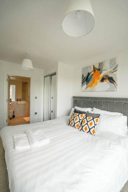 Apartment Ealing