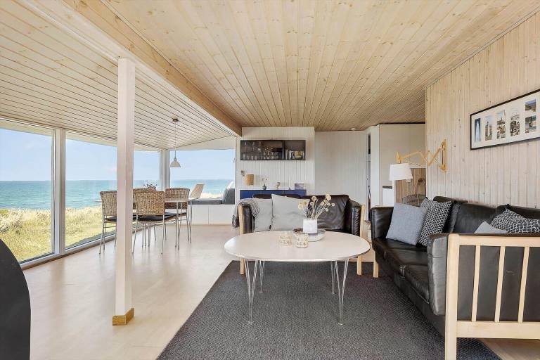 House with patio & grill | Sea view — photo 3