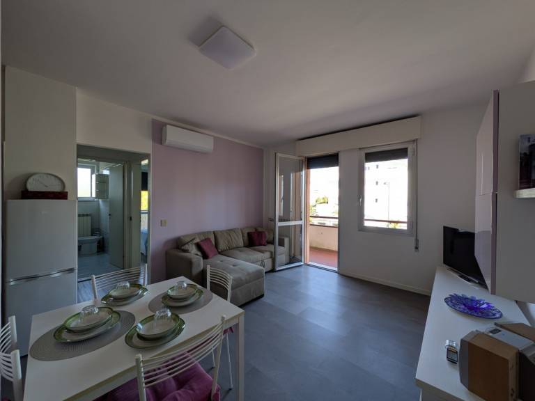 Family-friendly pleasant rental apartment with pool & patio | City view | Close to the beach | Pet-friendly — photo 2