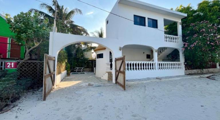 Vacation home with pool | Pet-friendly — photo 4