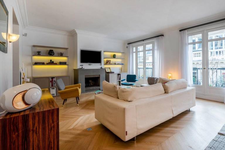 Child-friendly apartment with yard | Next to Jardins du Trocadéro | Suitable for remote work | Pets are welcome — photo 2