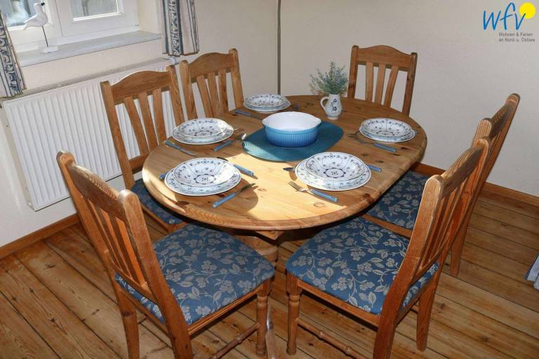 Villa Drei Rosen Ferienwohnung 4 in Binz: 75 m², WLAN, Privatparkplatz, Garten — photo 4