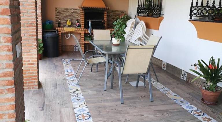 Vacation home with terrace, private pool & yard | Pets are welcome — photo 5
