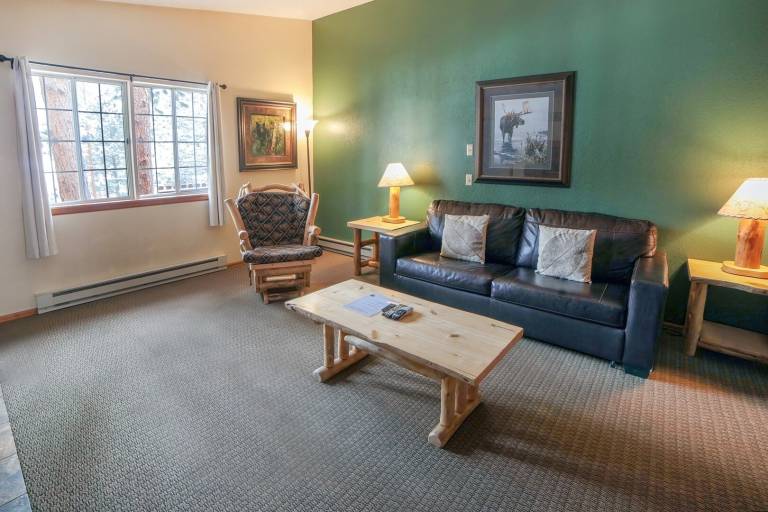 Family-oriented pleasant villa with patio & pool | Pets allowed — photo 5