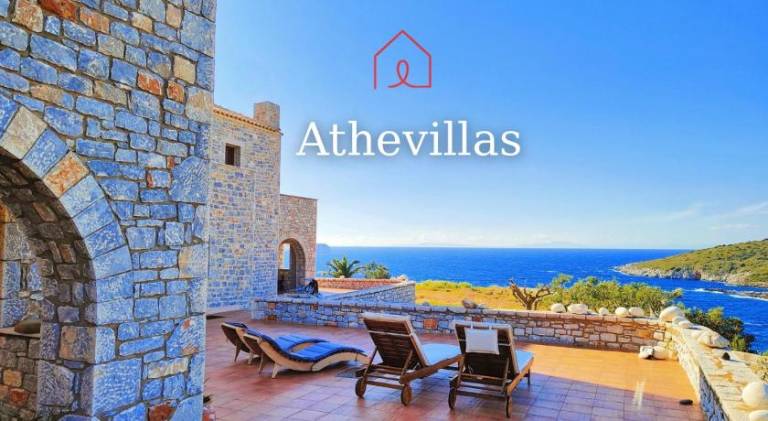 Villa with yard, BBQ & patio in East Mani