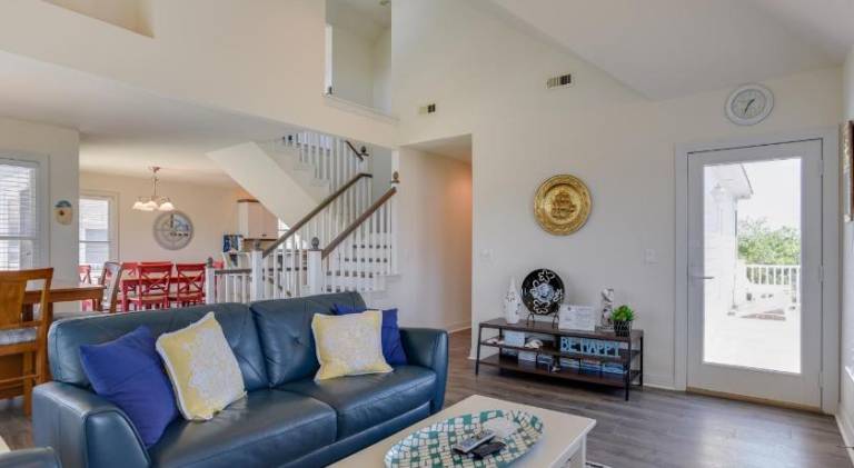 Vacation home with hot tub & pool | Pet-friendly — photo 2