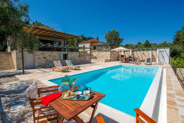 Villa Paxos