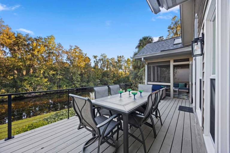 Vacation home with grill & pool — photo 2