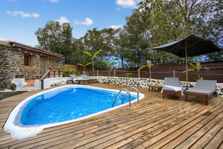 House with yard, patio & private pool in Santa Cruz de Tenerife