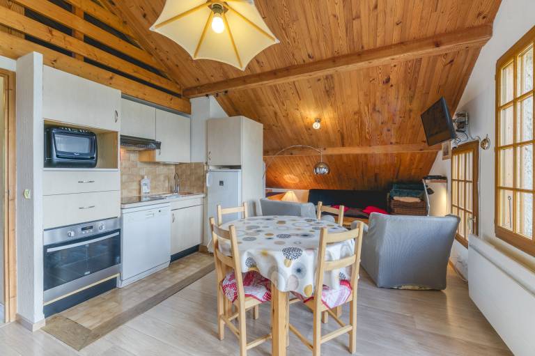 Apartment 'La Meije 9' with Mountain View and Balcony — photo 3