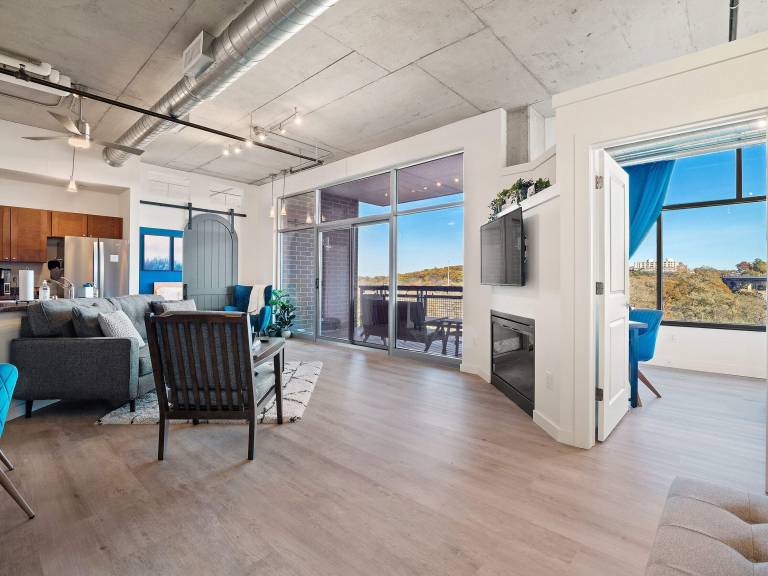 Condo  Merriman Valley