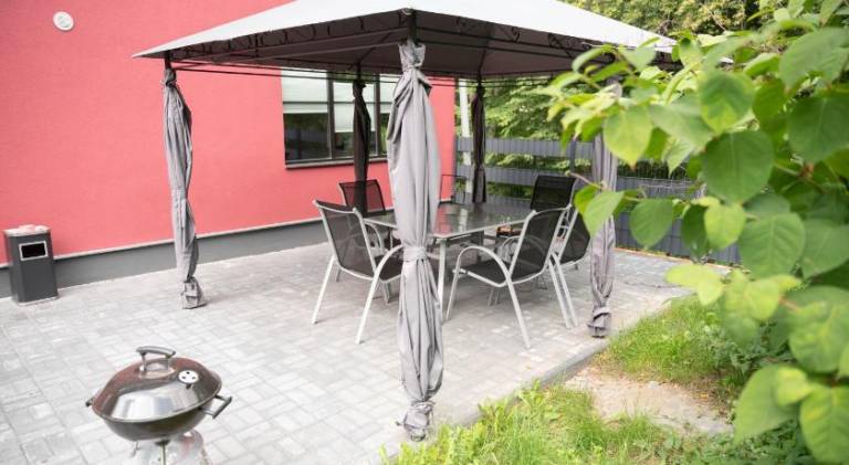 Apartment with garden, barbeque & terrace — photo 5