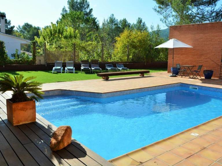 Villa with garden, BBQ & private pool — photo 2