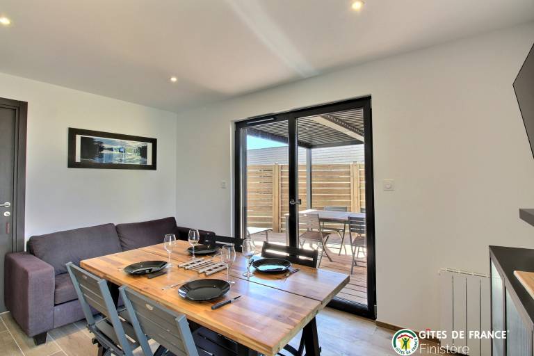 Gite with barbeque, terrace & yard — photo 4