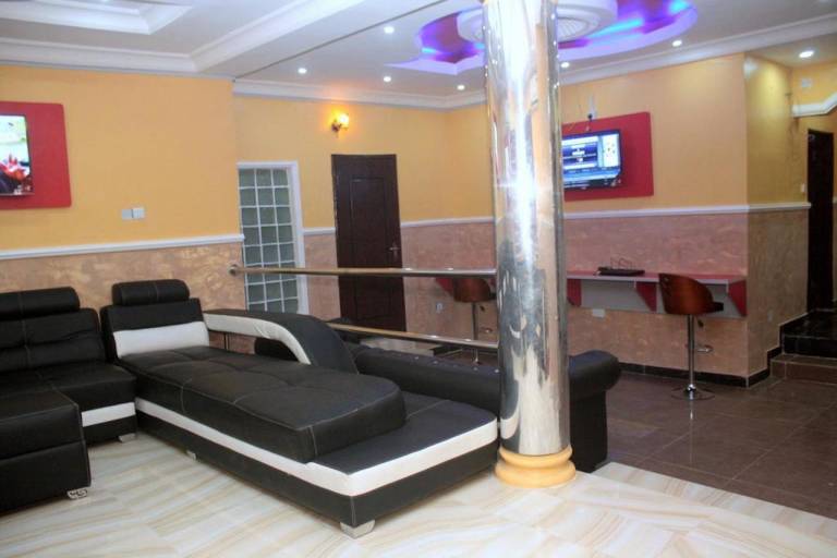 Mayoral Hotel & Suite — photo 3