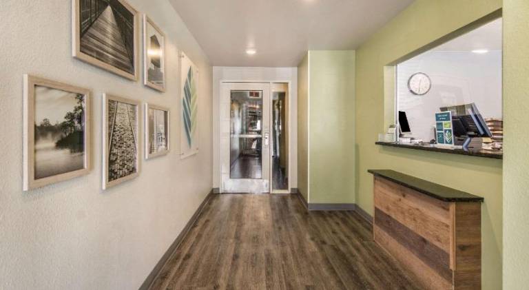 WoodSpring Suites Denton — photo 3