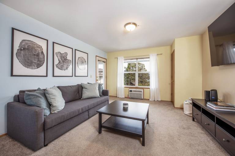Children-friendly pleasant condo | Dogs allowed — photo 4