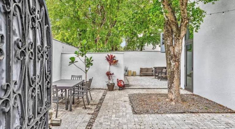 Vacation home | Pets allowed in Miami, FL