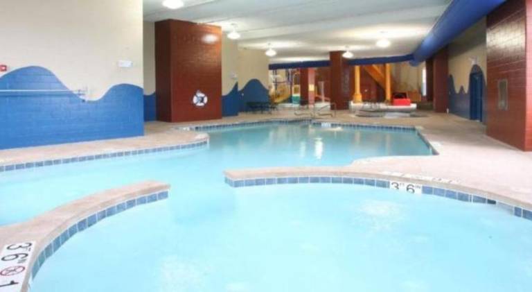 Holiday Inn Omaha Downtown Waterpark By IHG — photo 2