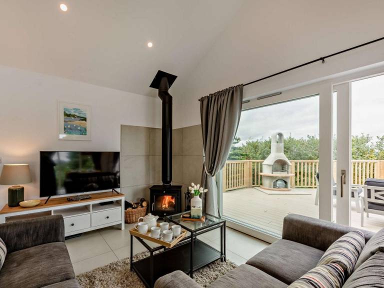Fully equipped lodge with grill & jacuzzi | Pet-friendly in Paignton