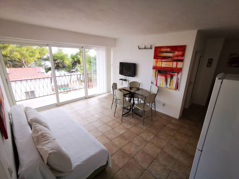 Two bedroom apartment with terrace and sea view Ivan Dolac, Hvar (A-16340-b) — photo 2