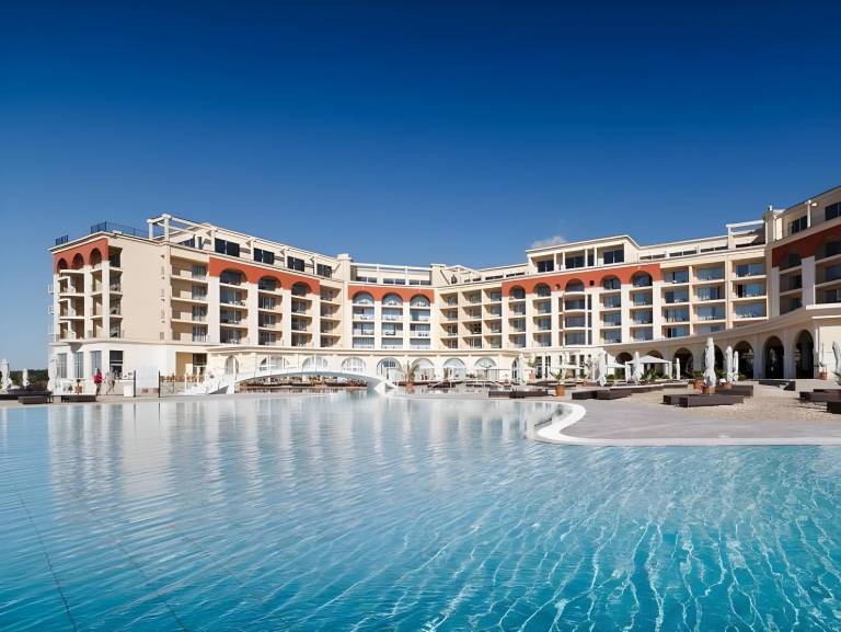 Lighthouse Golf & Spa Hotel - Mineral Pools, Premium All Inclusive & Beach Access in Balchik