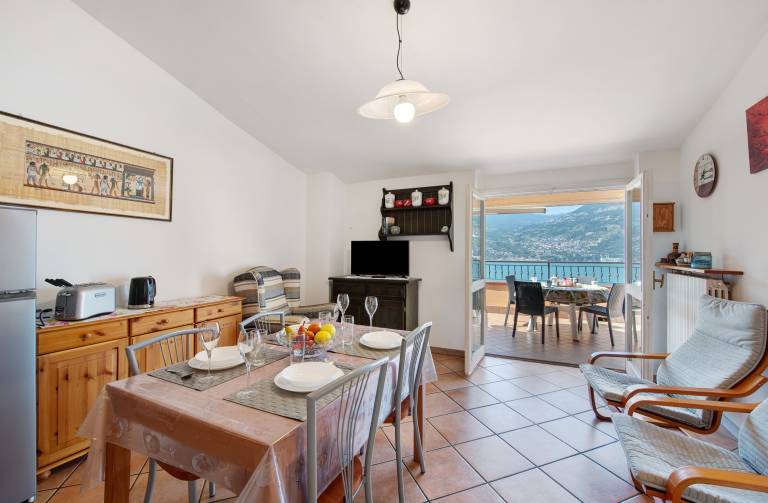 Holiday Apartment "Bella Isola" with Lake View, Private Terrace & Wi-Fi — photo 4