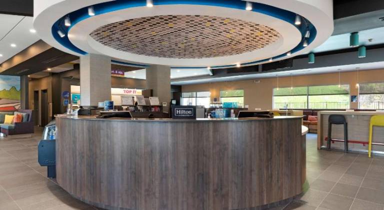 Tru by Hilton Cartersville — photo 3