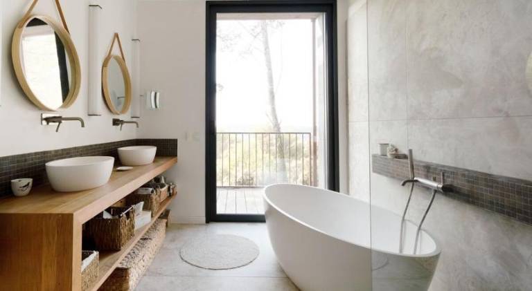 Villa with pool — photo 2