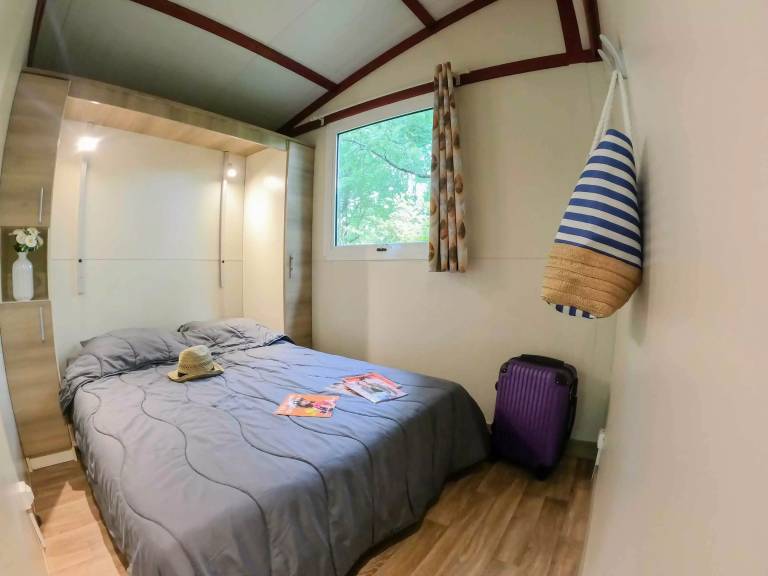 Campsite Les Truffières de Dordogne - Chalet Comfort 3 Rooms 4 People — photo 4