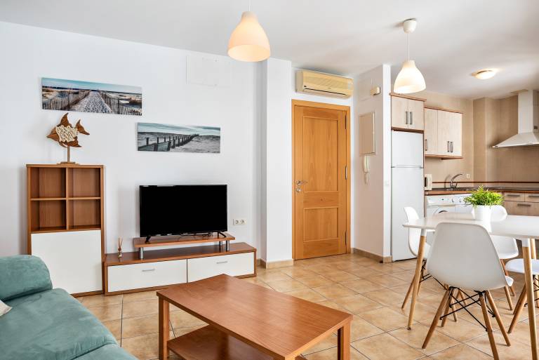 Fully equipped apartment with fast internet & patio | City view | Next to the beach | Pets allowed — photo 2