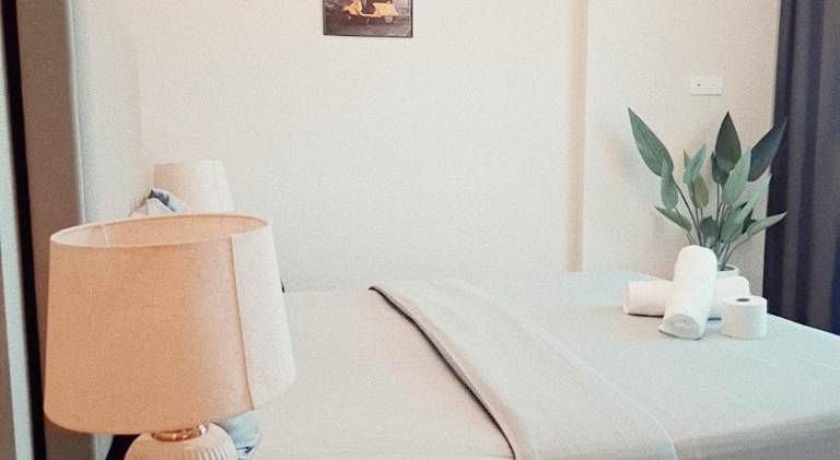 Rental apartment with pool & hot tub | Pets are welcome in Kuala Lumpur