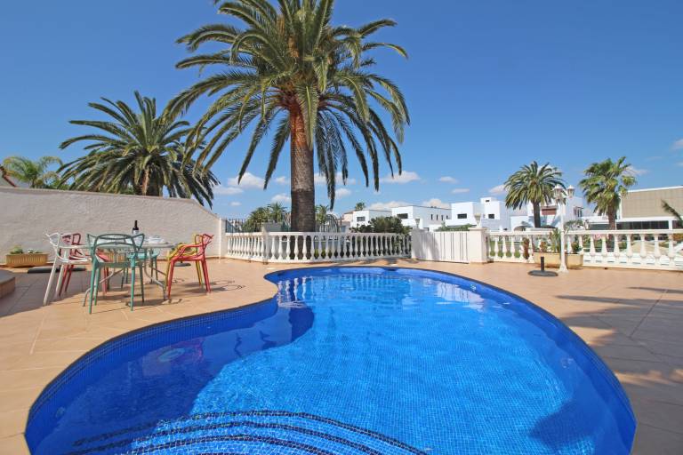 Ferienhaus in Empuriabrava für max. 8 Personen Ferienhaus in Empuriabrava für max. 8 Personen