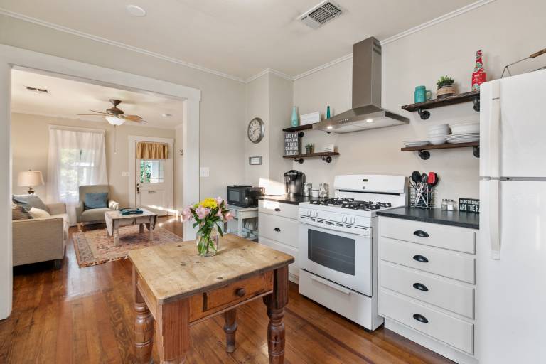 House with fast internet & grill | City view — photo 5