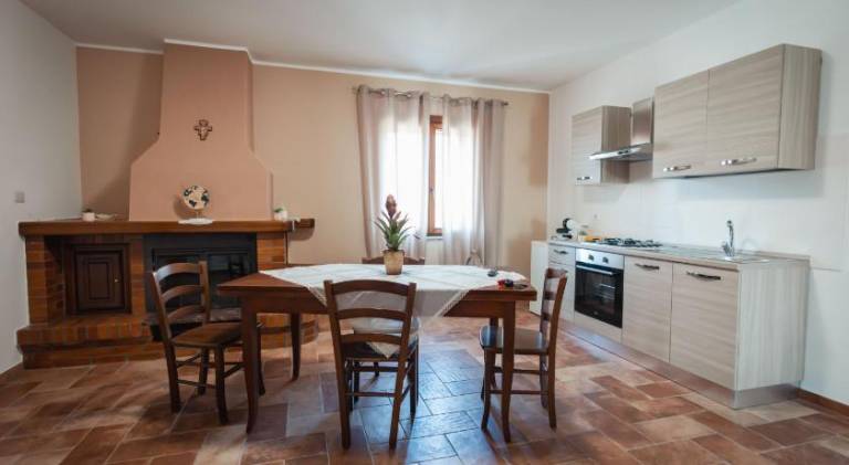 Holiday apartment with yard & terrace — photo 5