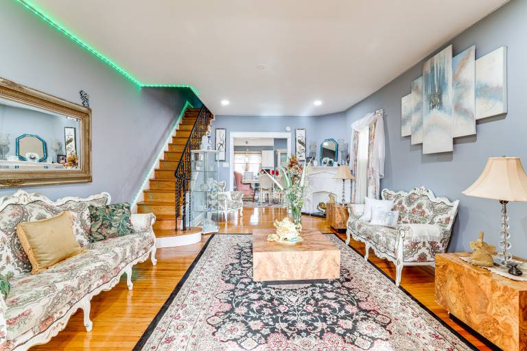 3 Mi to Penn Pet Friendly Townhome in Yeadon