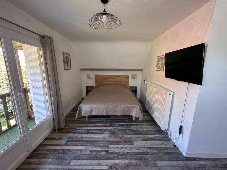 House with terrace, yard & heated pool | Garden view — photo 2