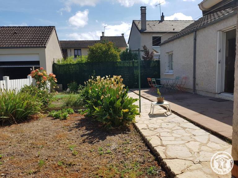 Gite with grill, terrace & garden — photo 5